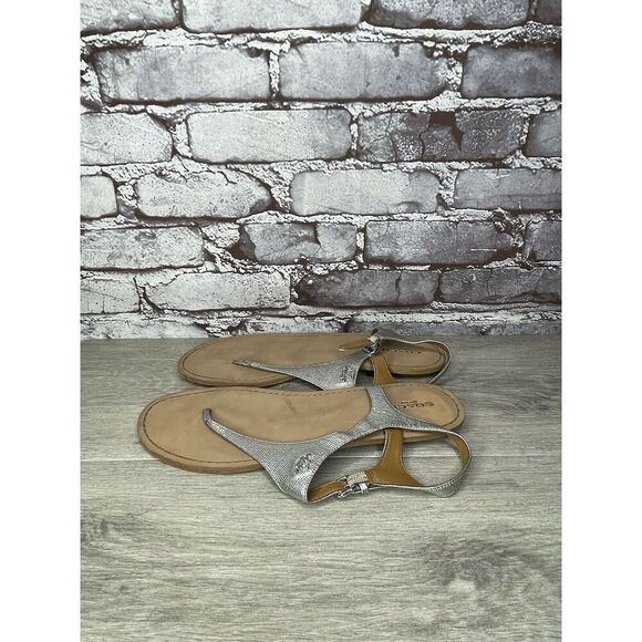 Coach Cheyanne Silver Leather Thong Strap Flats Sandals Women Sz 9.5B US/39.5EU - Picture 1 of 13